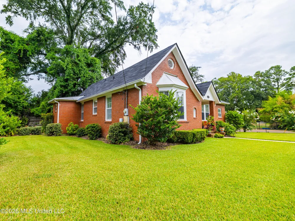 1 Oak Court Natchez, MS 39120