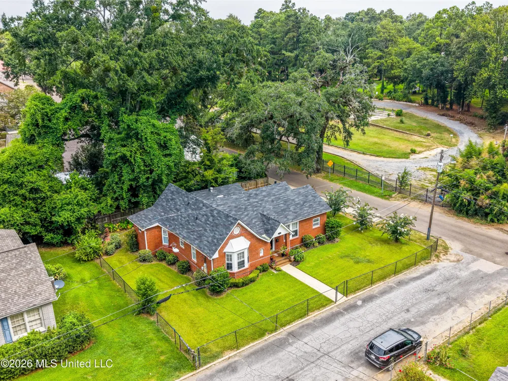 1 Oak Court Natchez, MS 39120