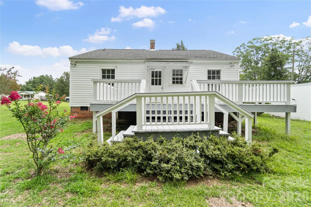 842 Moores Lake Road Wadesboro, NC 28170