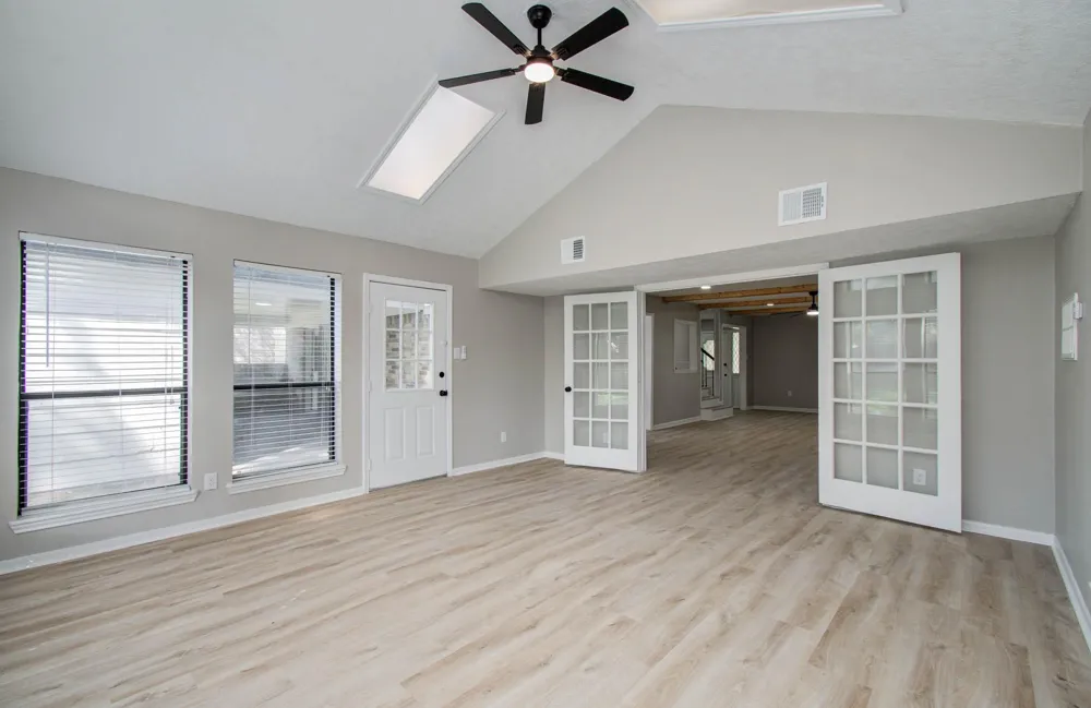 4735 Theall Road Houston, TX 77066