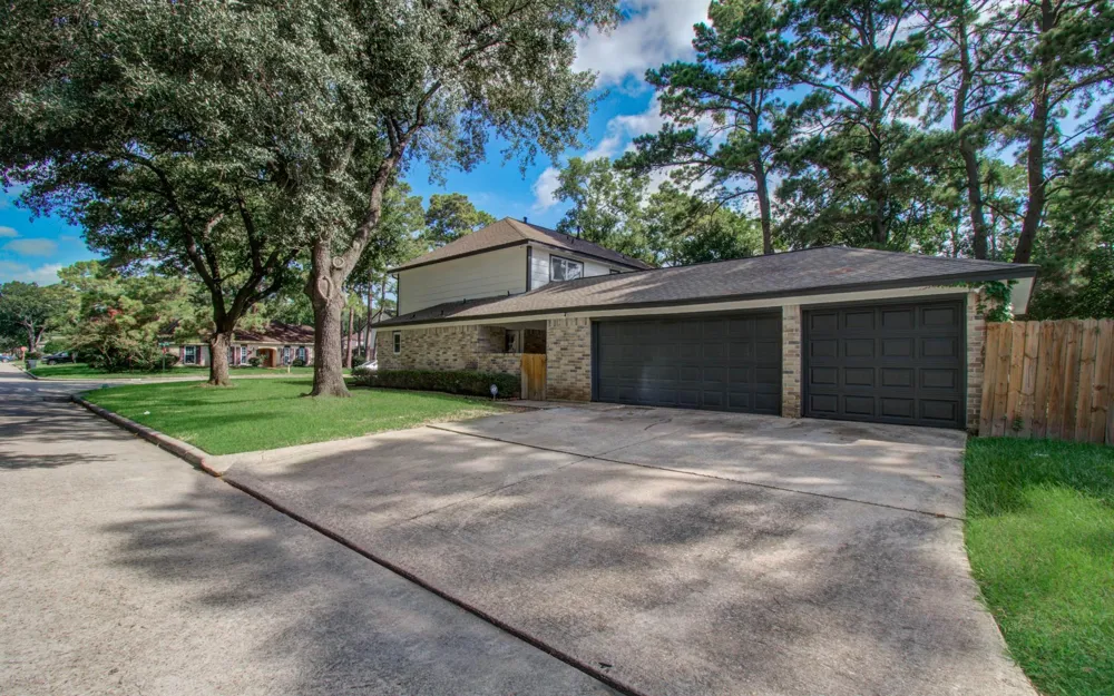 4735 Theall Road Houston, TX 77066