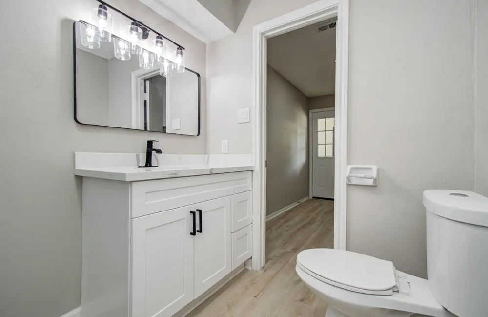 4735 Theall Road Houston, TX 77066
