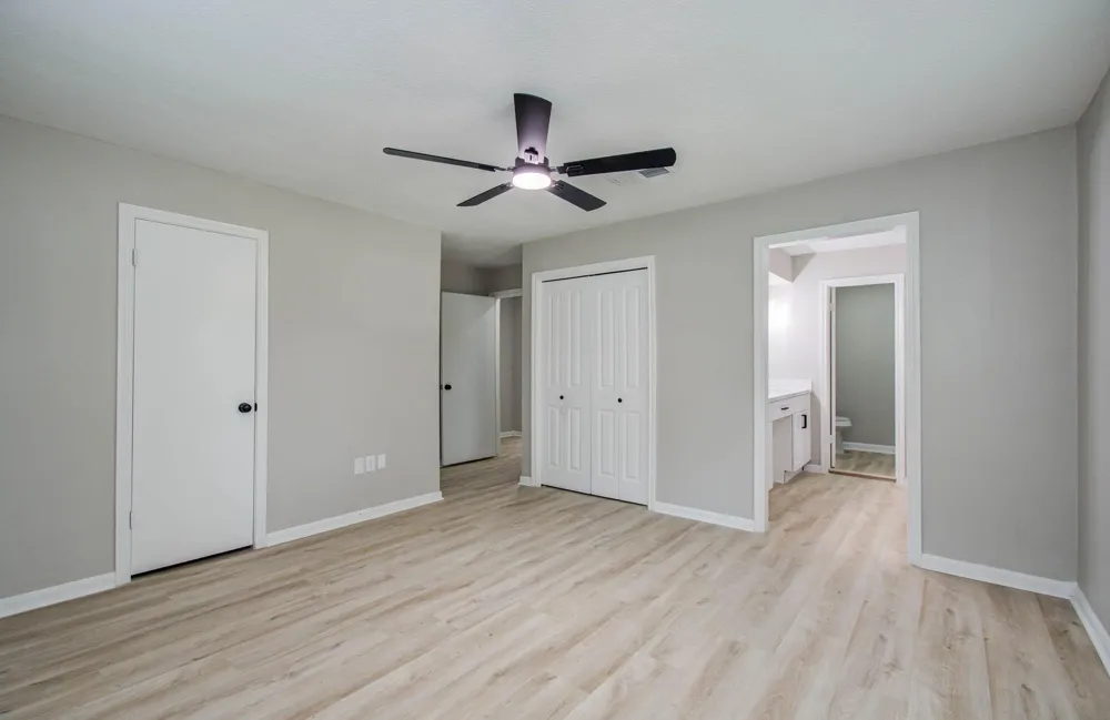 4735 Theall Road Houston, TX 77066