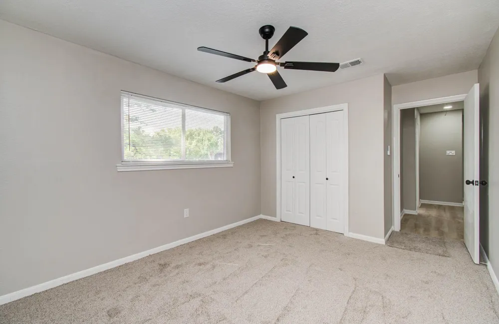 4735 Theall Road Houston, TX 77066