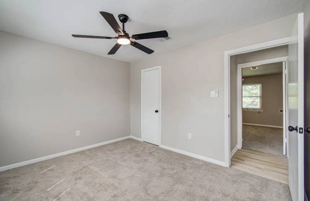 4735 Theall Road Houston, TX 77066