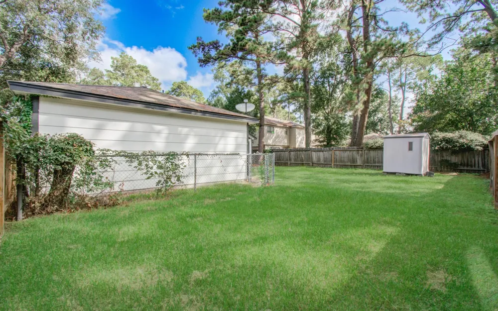 4735 Theall Road Houston, TX 77066