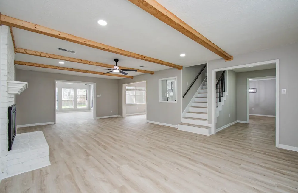 4735 Theall Road Houston, TX 77066