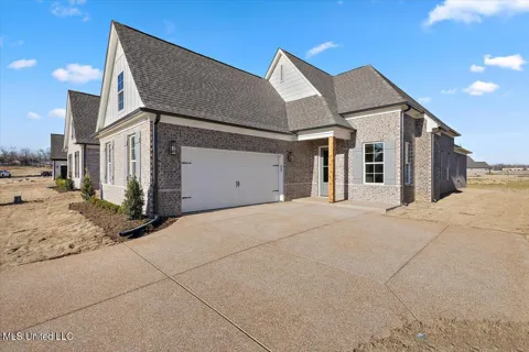 895 Coahoma Court