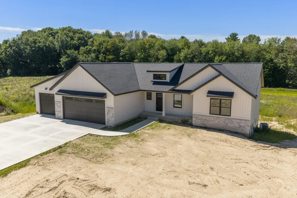 3266 Stonehill Court Wayland, MI 49348