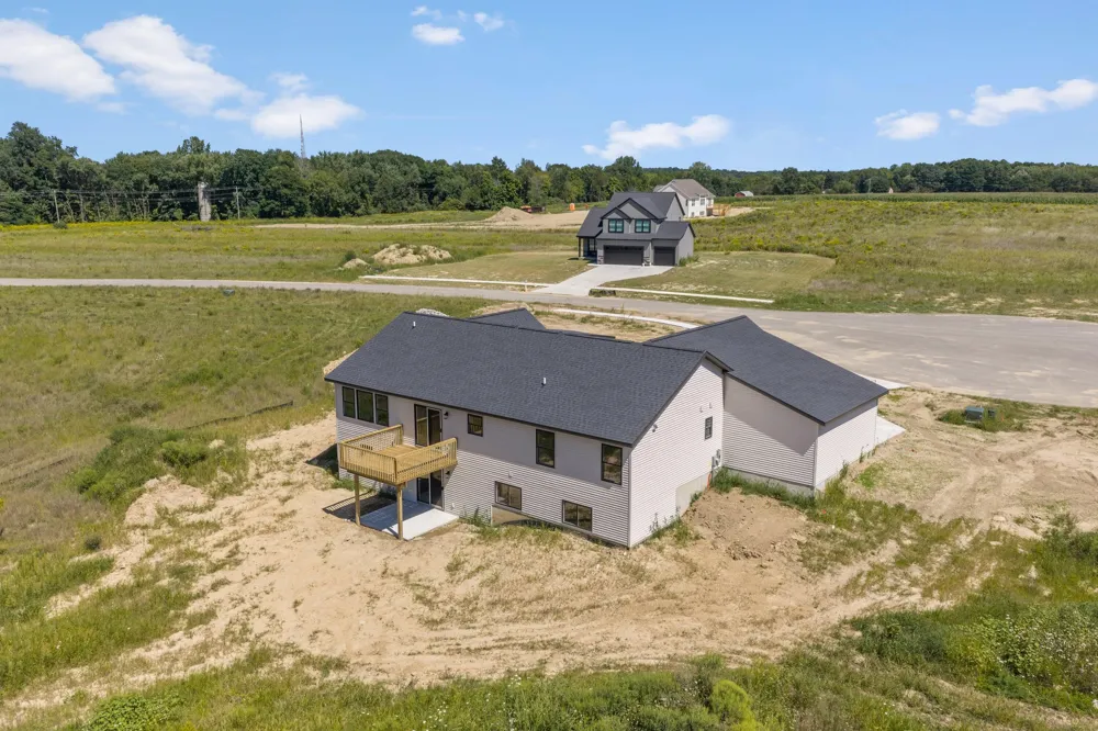 3266 Stonehill Court Wayland, MI 49348