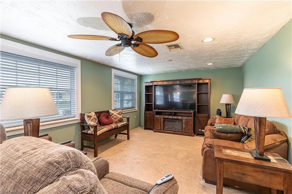 3417 Hoover Drive Holiday, FL 34691