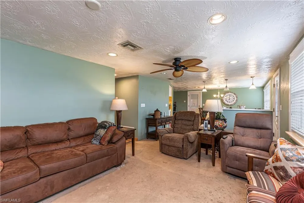 3417 Hoover Drive Holiday, FL 34691