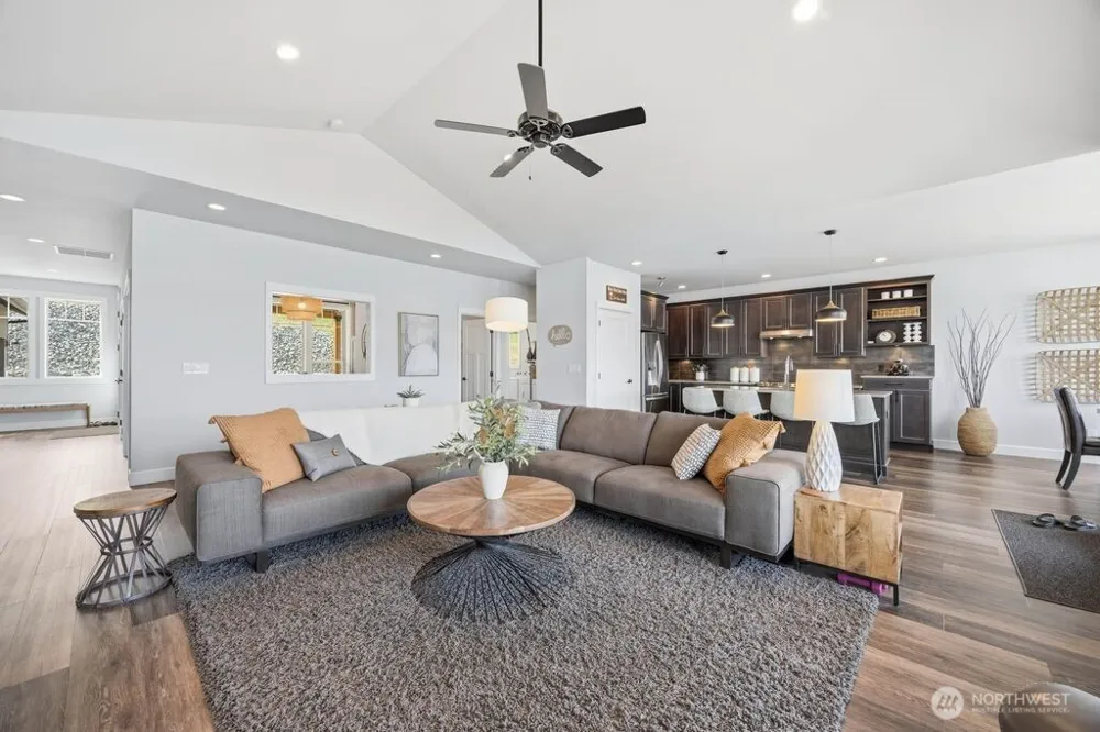 191 Grandview Lane Chelan, WA 98816