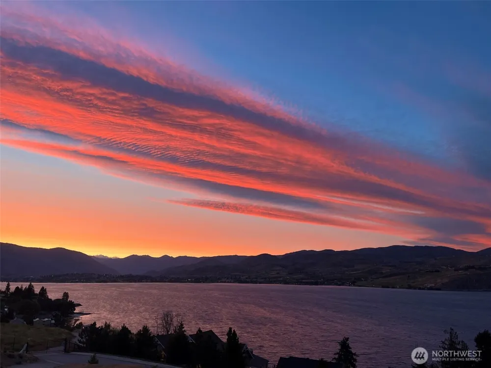 191 Grandview Lane Chelan, WA 98816