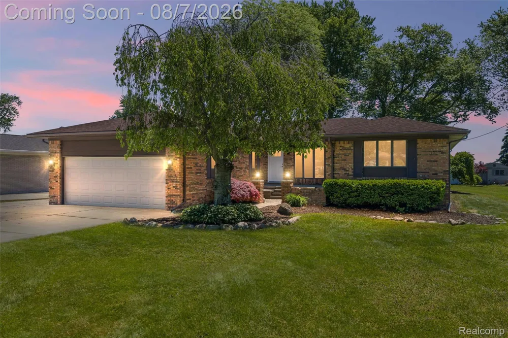 49300 Bayshore Drive Chesterfield Township, MI 48047