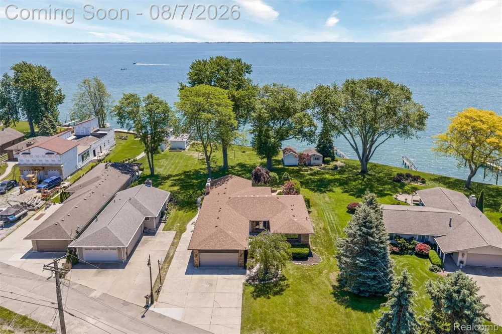 49300 Bayshore Drive Chesterfield Township, MI 48047