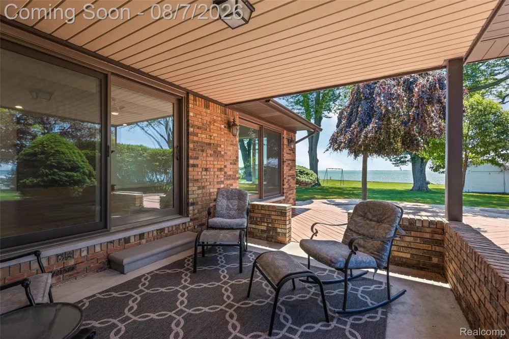 49300 Bayshore Drive Chesterfield Township, MI 48047