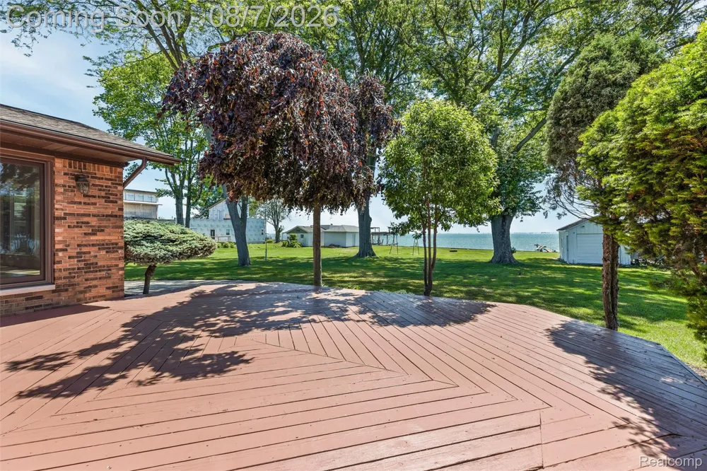 49300 Bayshore Drive Chesterfield Township, MI 48047