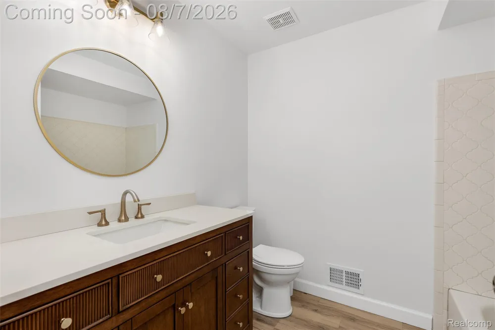 49300 Bayshore Drive Chesterfield Township, MI 48047