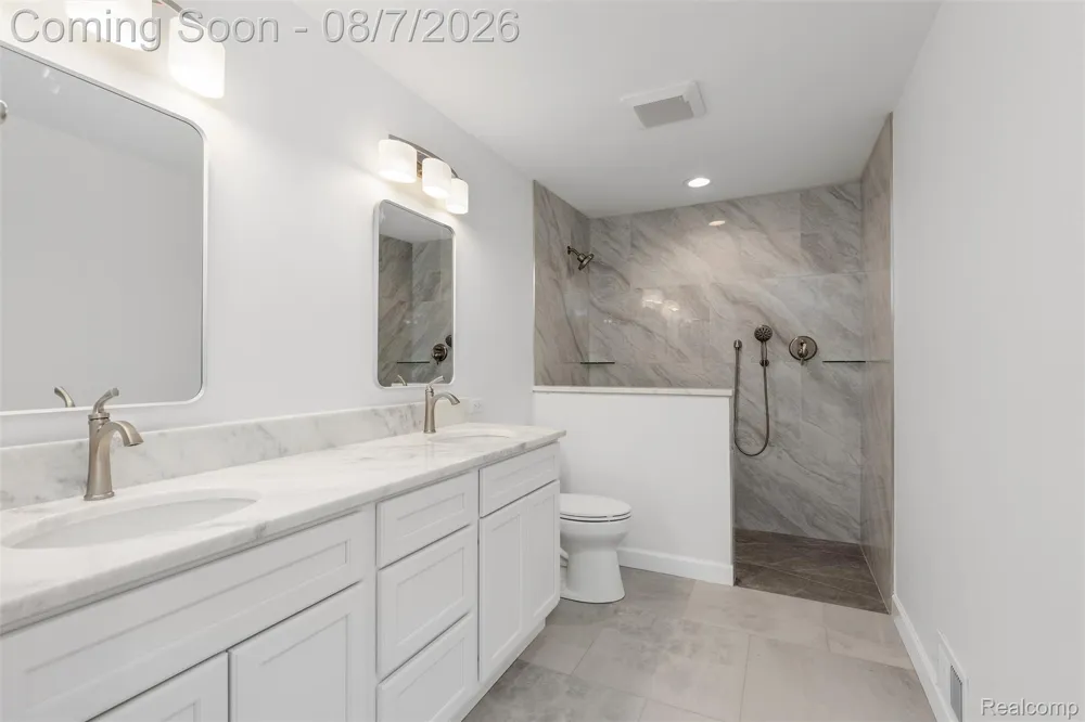 49300 Bayshore Drive Chesterfield Township, MI 48047