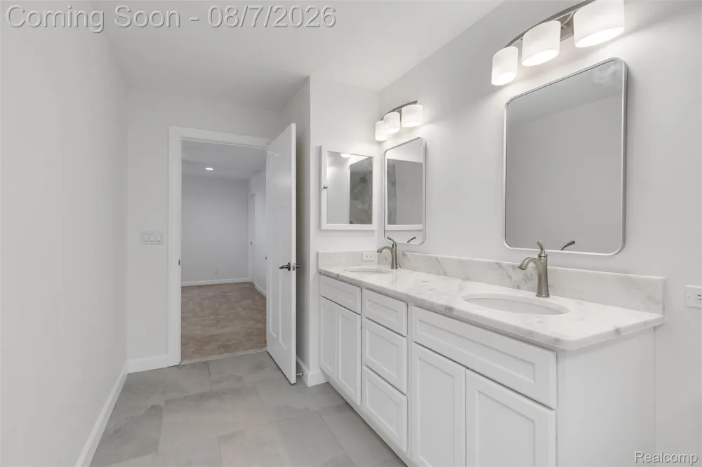 49300 Bayshore Drive Chesterfield Township, MI 48047