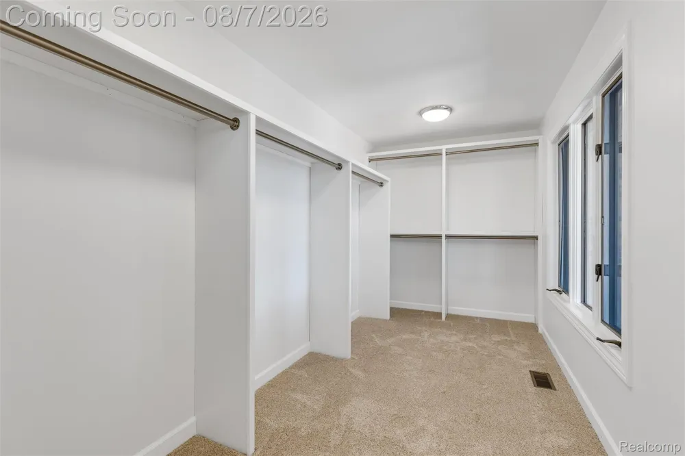 49300 Bayshore Drive Chesterfield Township, MI 48047