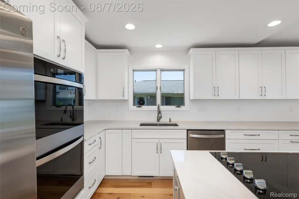 49300 Bayshore Drive Chesterfield Township, MI 48047