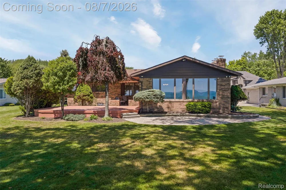 49300 Bayshore Drive Chesterfield Township, MI 48047