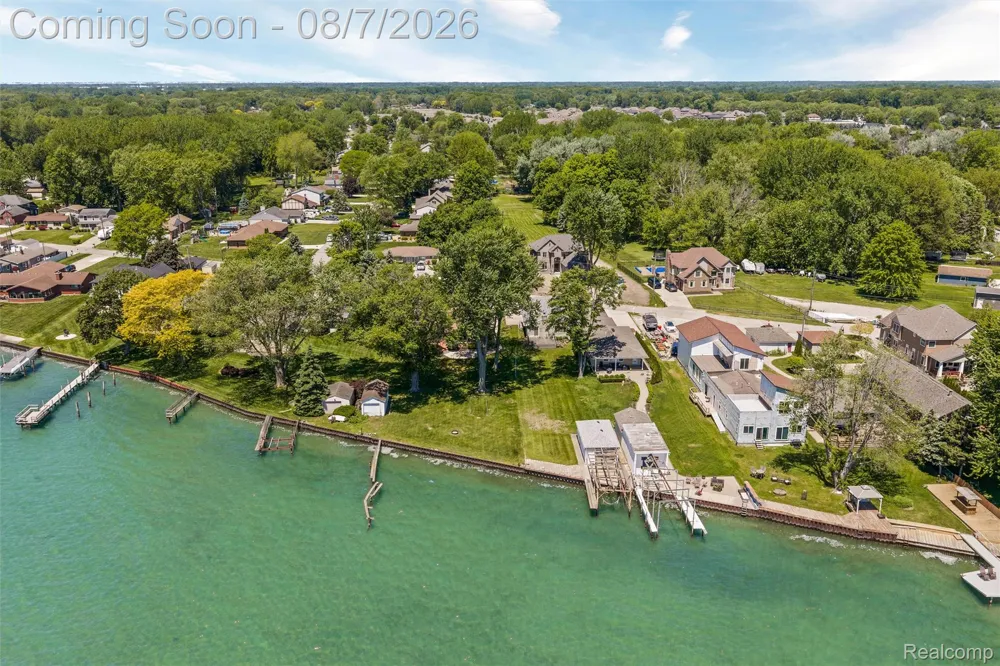49300 Bayshore Drive Chesterfield Township, MI 48047