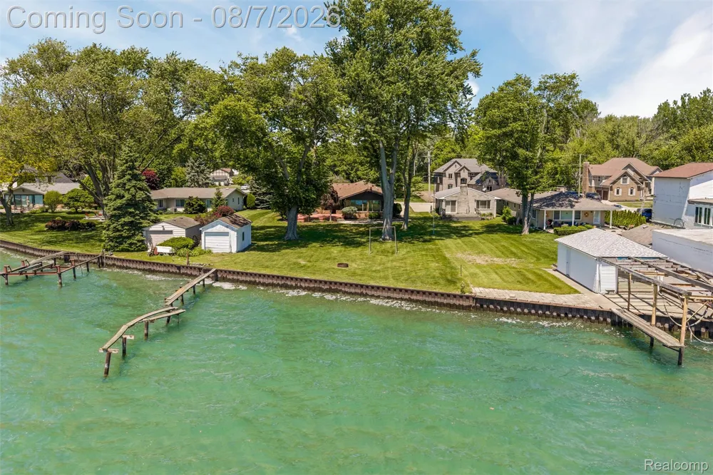 49300 Bayshore Drive Chesterfield Township, MI 48047