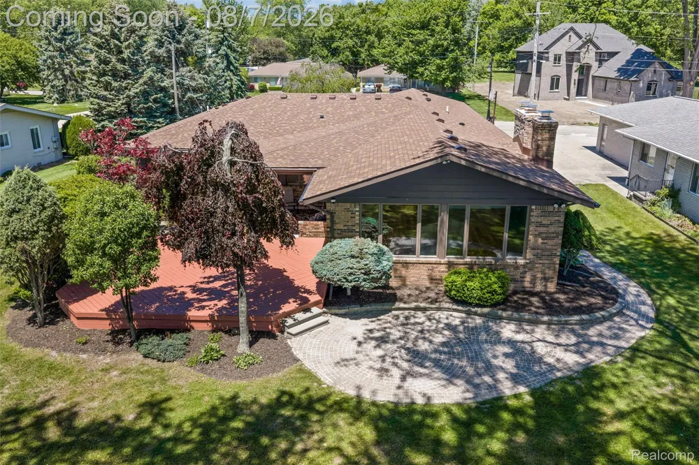 49300 Bayshore Drive Chesterfield Township, MI 48047