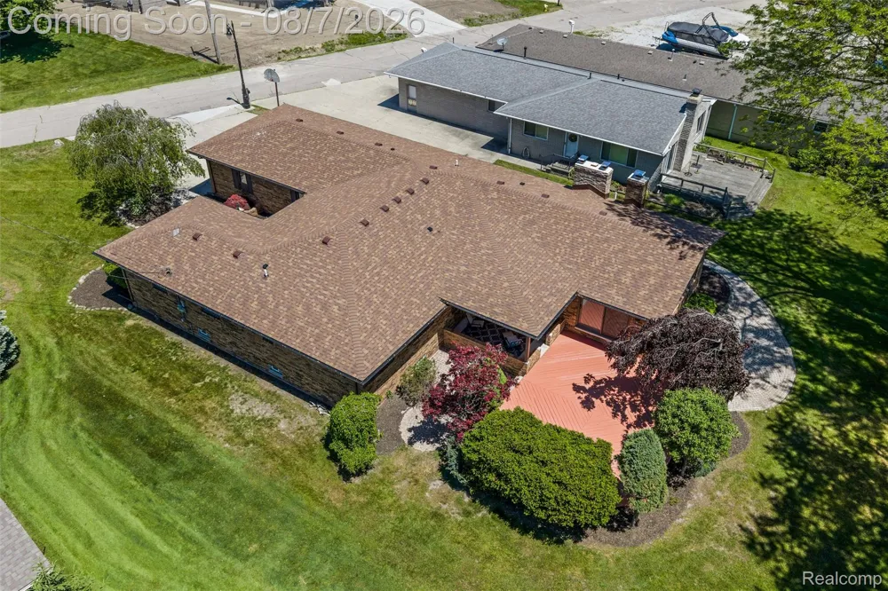 49300 Bayshore Drive Chesterfield Township, MI 48047