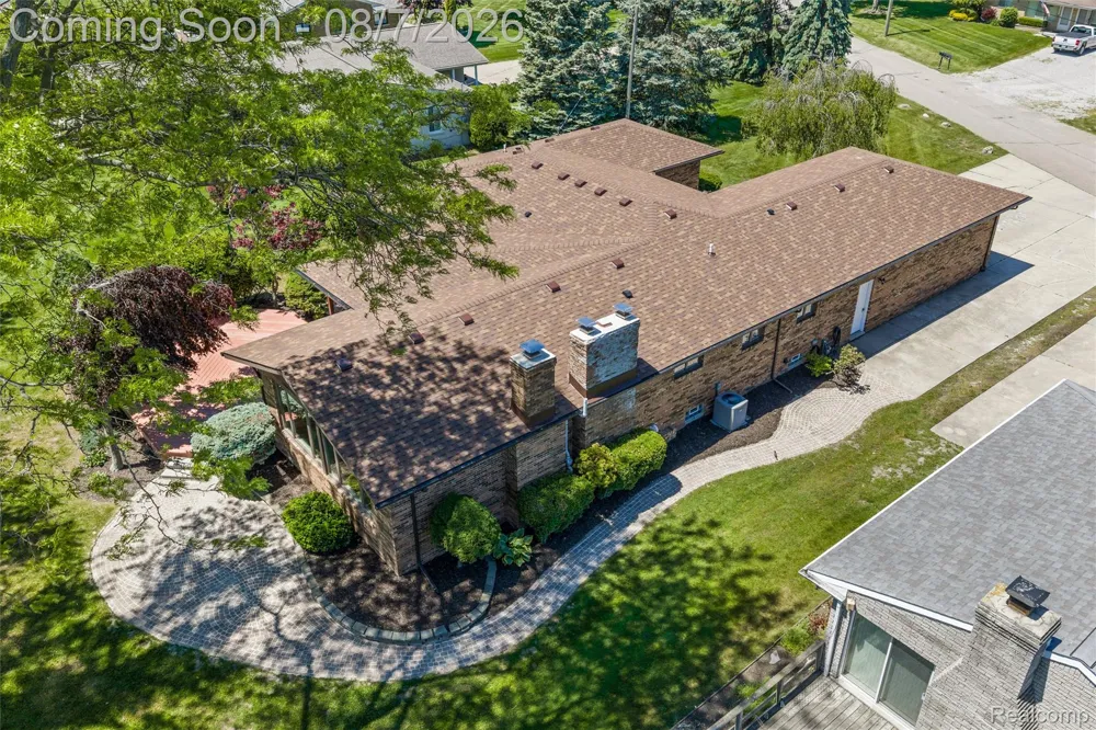 49300 Bayshore Drive Chesterfield Township, MI 48047