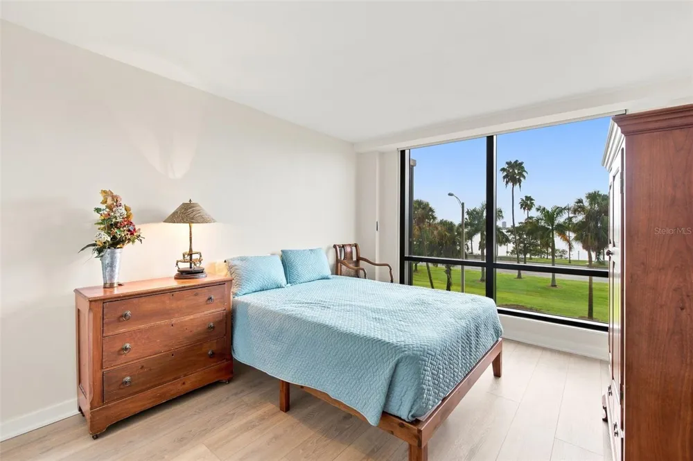 707 S GULFSTREAM AVENUE #207 Sarasota, FL 34236