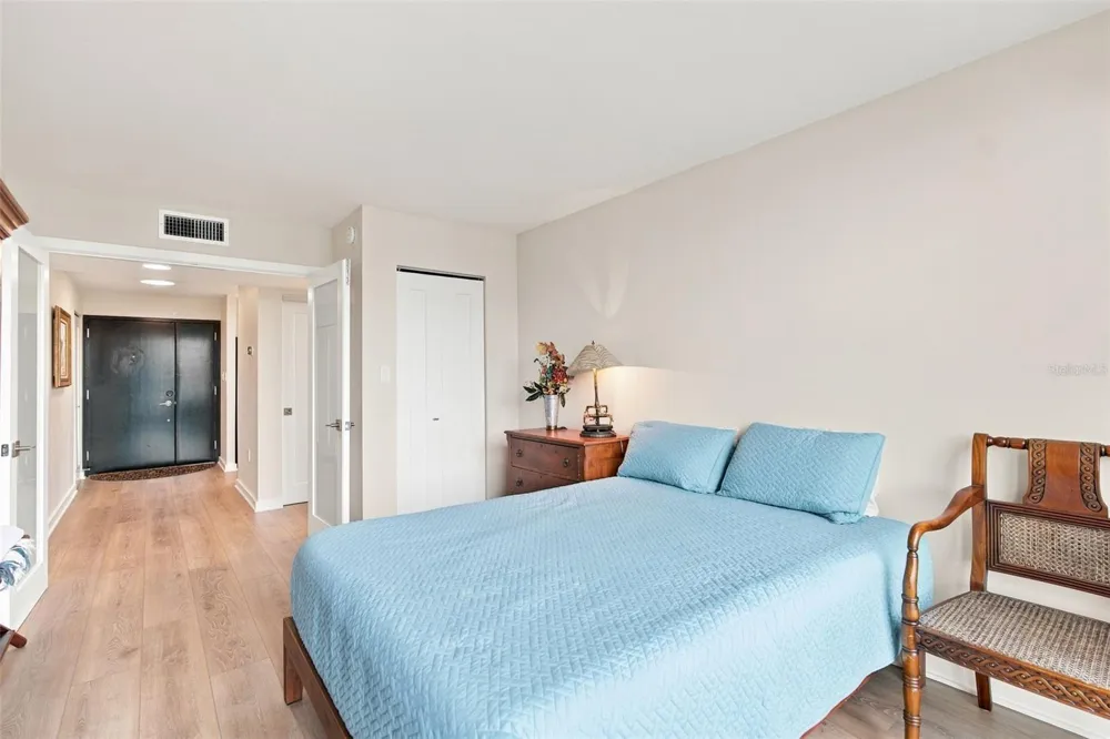 707 S GULFSTREAM AVENUE #207 Sarasota, FL 34236