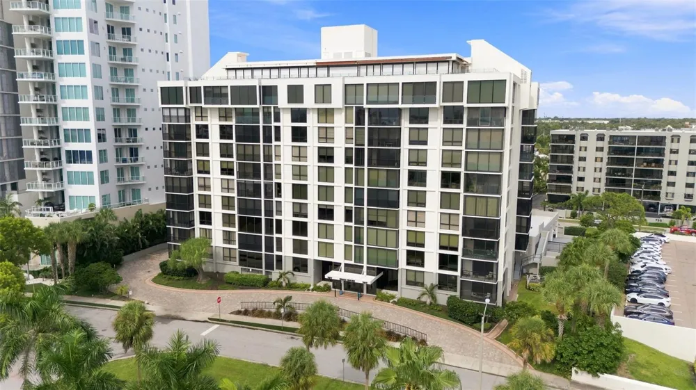 707 S GULFSTREAM AVENUE #207 Sarasota, FL 34236
