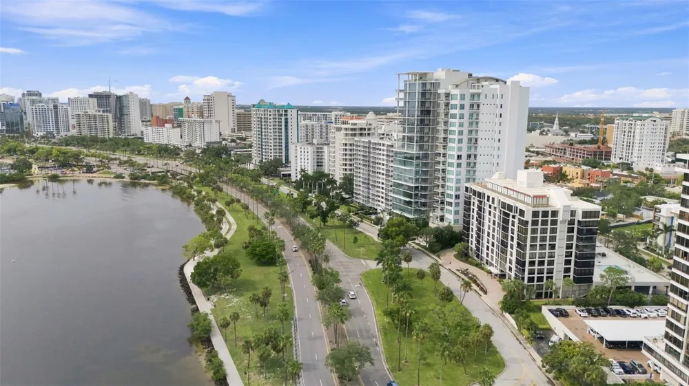 707 S GULFSTREAM AVENUE #207 Sarasota, FL 34236