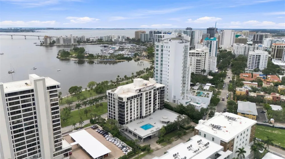 707 S GULFSTREAM AVENUE #207 Sarasota, FL 34236