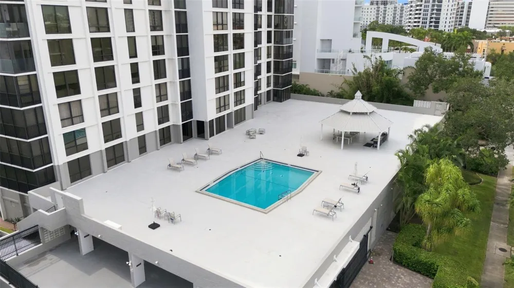 707 S GULFSTREAM AVENUE #207 Sarasota, FL 34236