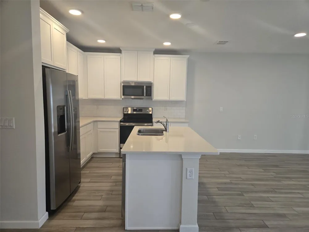 2802 NARCOOSSEE COMMONS WAY St Cloud, FL 34771