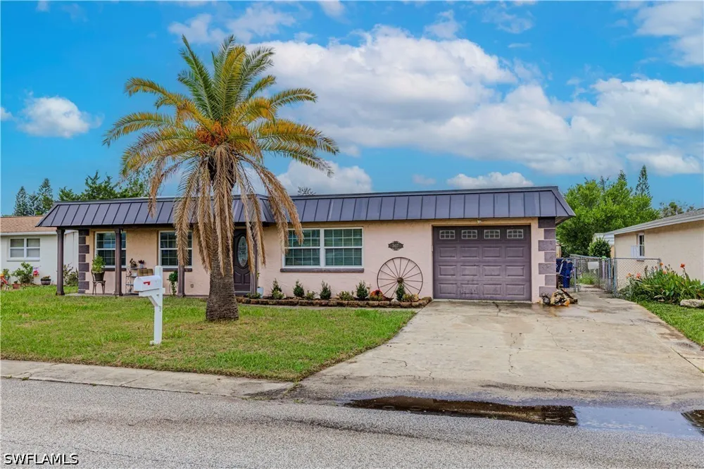 Hoover Drive Holiday, FL 34691