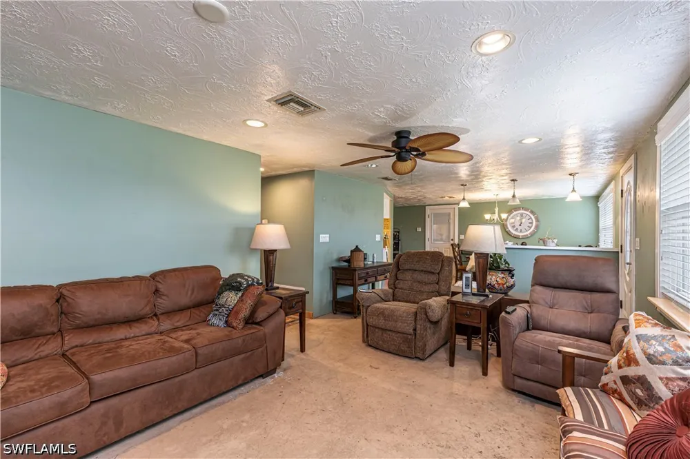 Hoover Drive Holiday, FL 34691