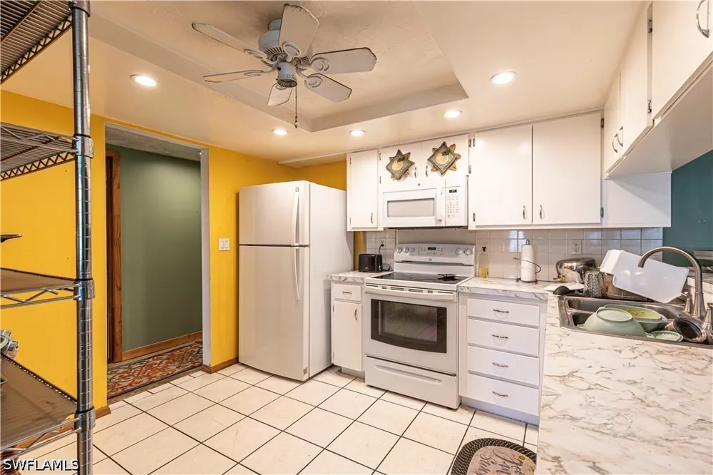 Hoover Drive Holiday, FL 34691