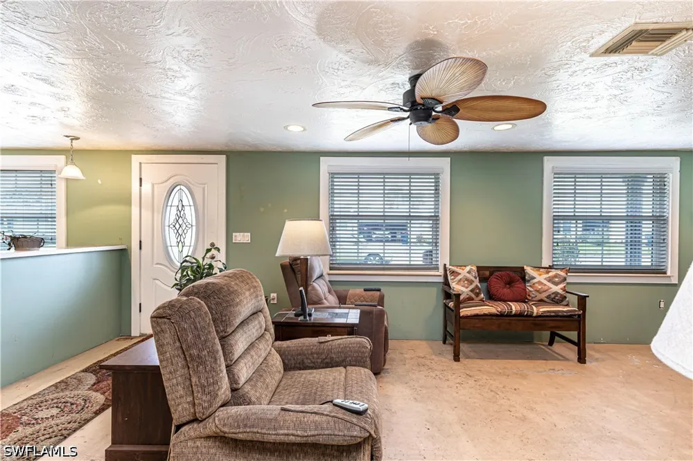 Hoover Drive Holiday, FL 34691