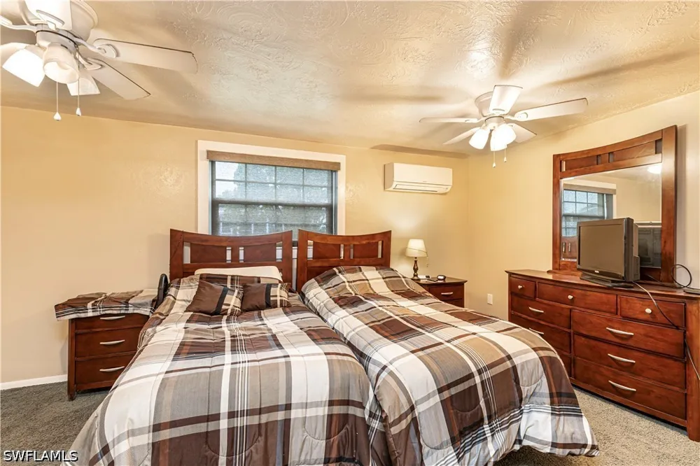 Hoover Drive Holiday, FL 34691