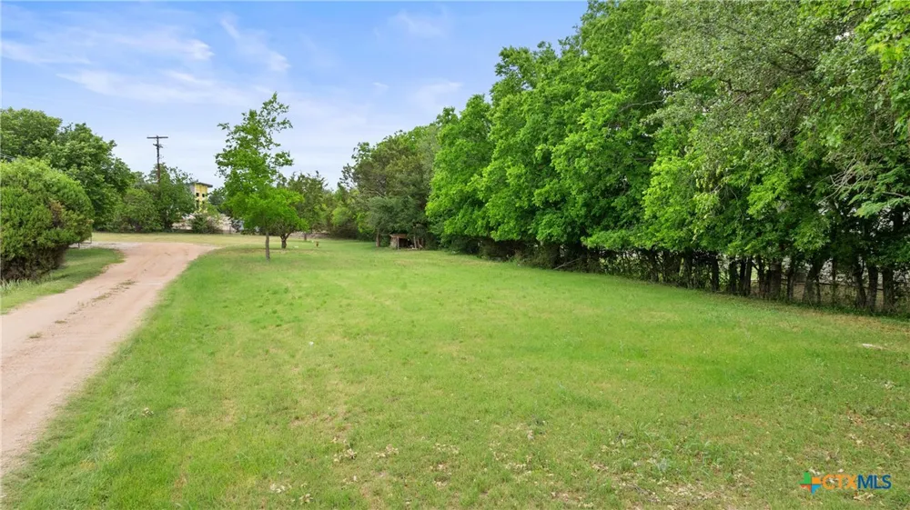 306 W Pecan Drive Johnson City, TX 78636