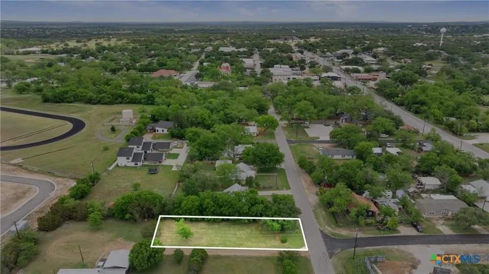 306 W Pecan Drive Johnson City, TX 78636