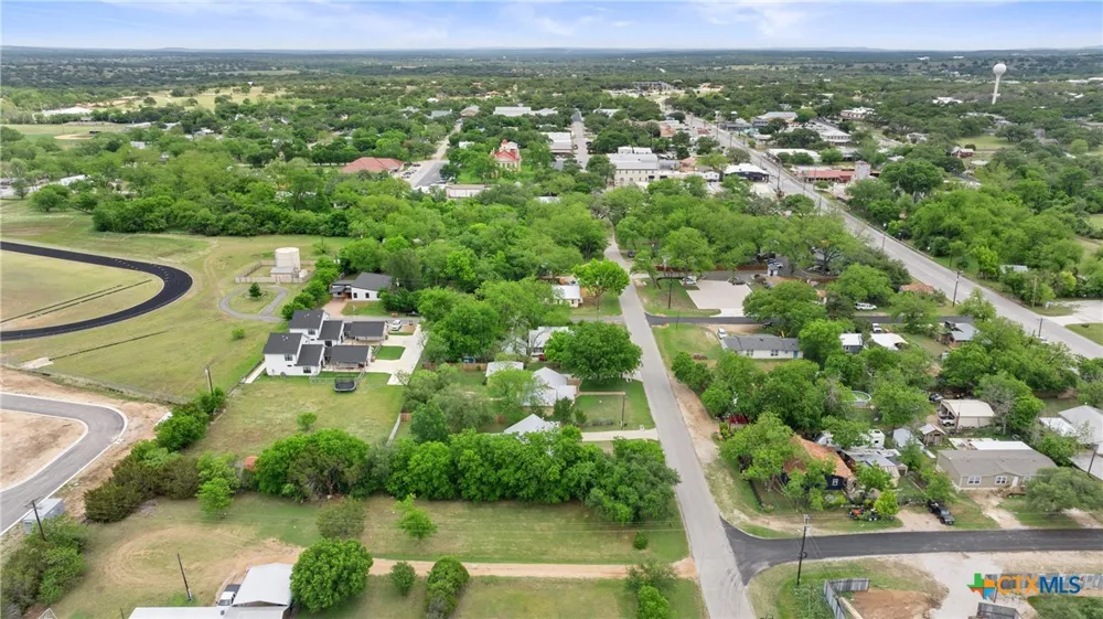 306 W Pecan Drive Johnson City, TX 78636