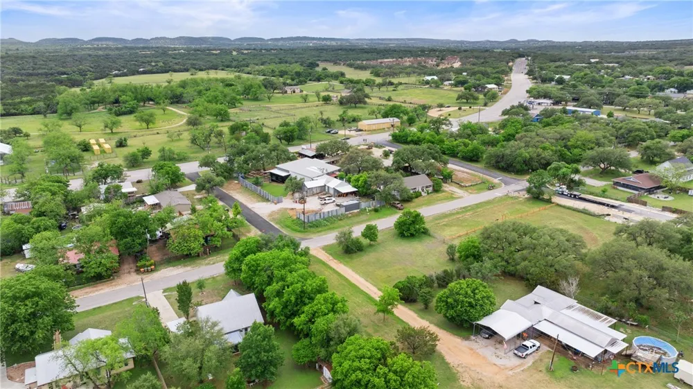 306 W Pecan Drive Johnson City, TX 78636