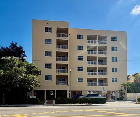 601 SW 37th Ave #303